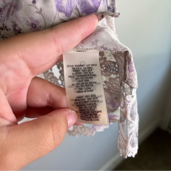 Elie Tahari Floral 100% Silk Ethereal Floral Button Front Career Blouse Size M - Picture 8 of 8